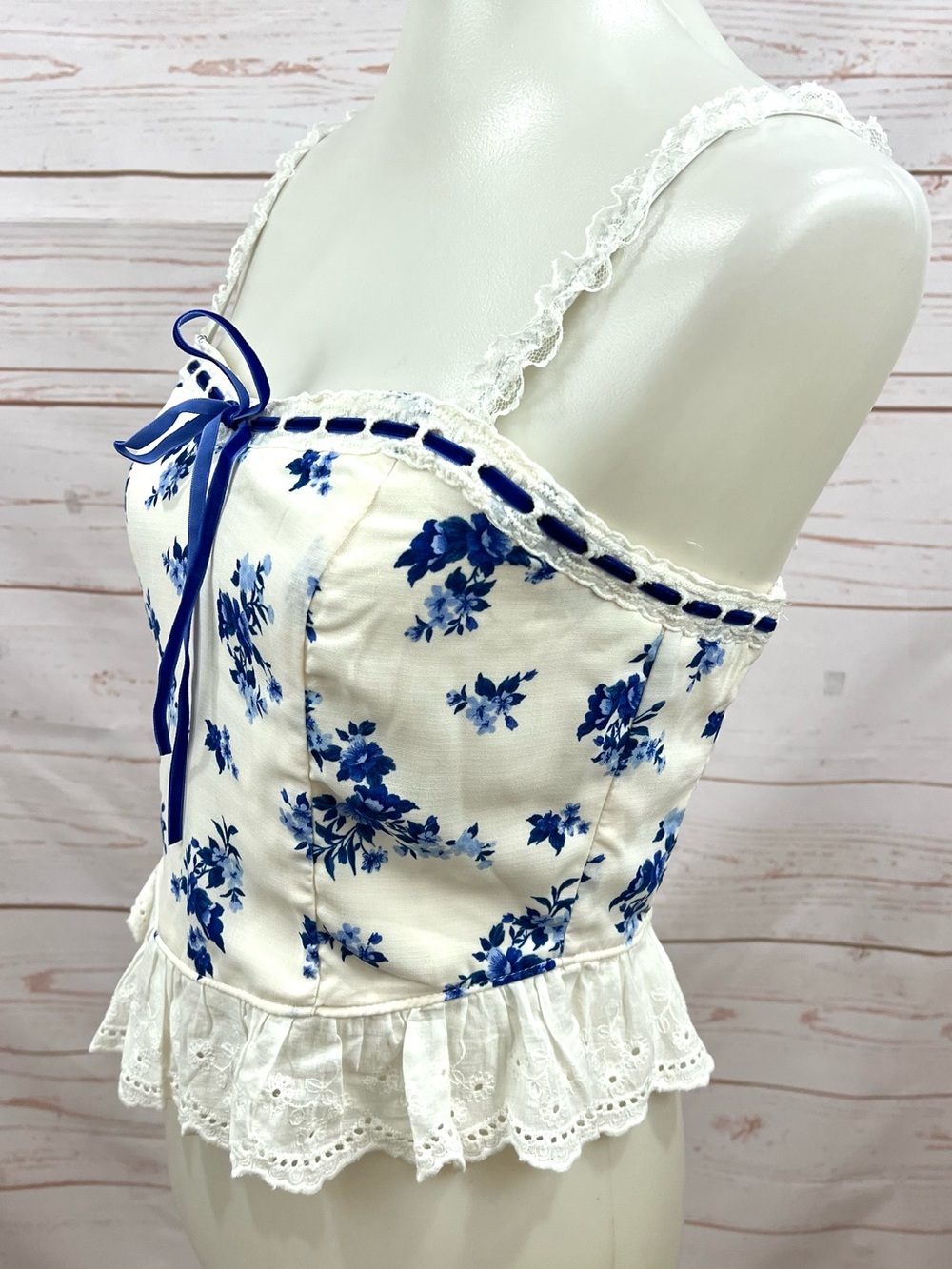 Thirty Thirty Modcloth French Floral Peplum Sweetheart Camisole Crop Tank Top - Picture 3 of 11
